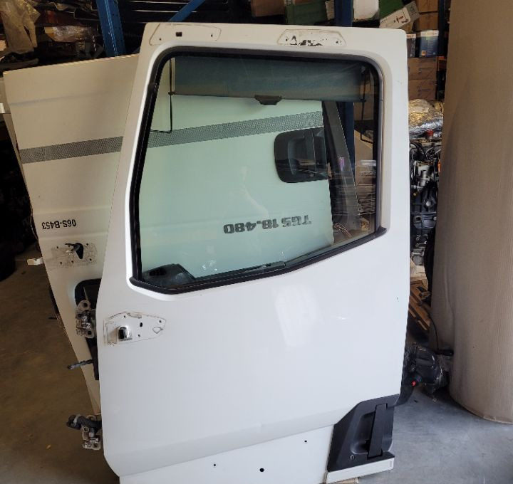 DRZWI LEWE RENAULT RANGE T GAMA - Durvis un rezerves daļas - Kravas automašīna: foto 1 DRZWI LEWE RENAULT RANGE T GAMA - Durvis un rezerves daļas - Kravas automašīna: foto 1