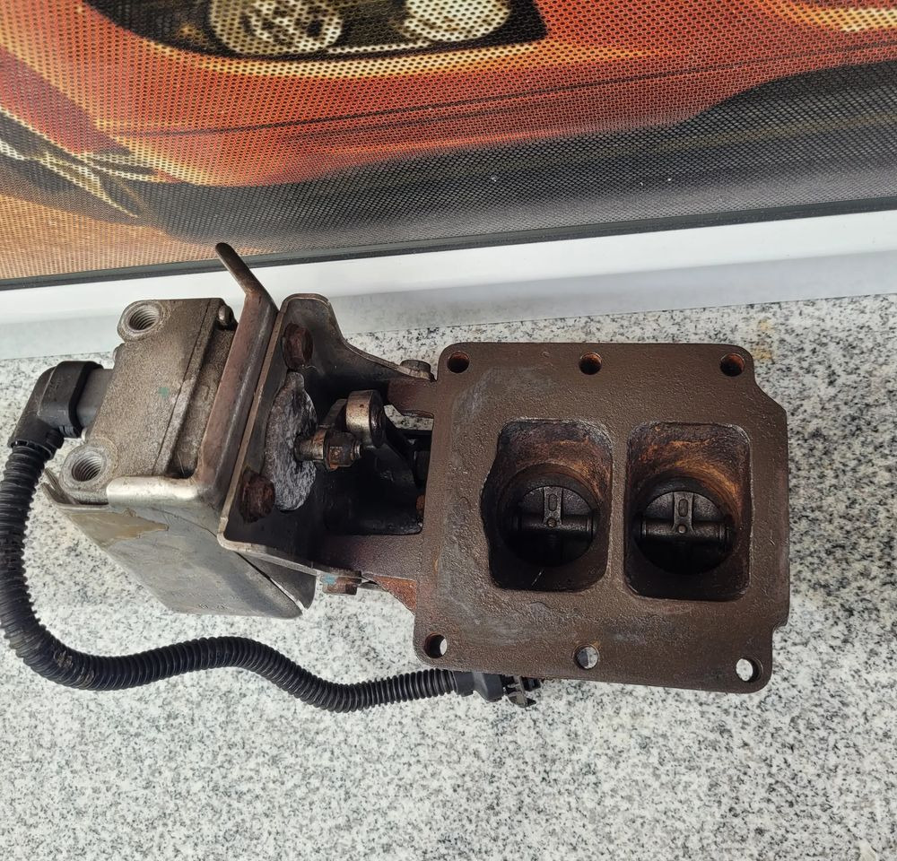 EGR MAN TGX EURO6 SPRAWNY CHWALIM116 - EGR dzesētājs - Kravas automašīna: foto 4 EGR MAN TGX EURO6 SPRAWNY CHWALIM116 - EGR dzesētājs - Kravas automašīna: foto 4