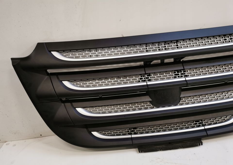 GRILL ATRAPA DAF XF 106 lift ORYGINAŁ 2048272 - Radiatora reste - Kravas automašīna: foto 2 GRILL ATRAPA DAF XF 106 lift ORYGINAŁ 2048272 - Radiatora reste - Kravas automašīna: foto 2