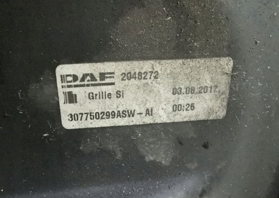 GRILL ATRAPA DAF XF 106 lift ORYGINAŁ 2048272 - Radiatora reste - Kravas automašīna: foto 4 GRILL ATRAPA DAF XF 106 lift ORYGINAŁ 2048272 - Radiatora reste - Kravas automašīna: foto 4