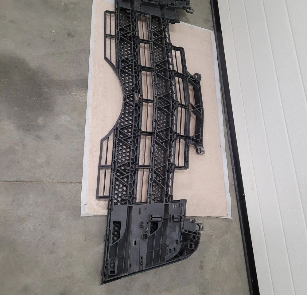 GRILL MERCEDES ACTROS MP4 ORYGINAŁ - Radiatora reste - Kravas automašīna: foto 5 GRILL MERCEDES ACTROS MP4 ORYGINAŁ - Radiatora reste - Kravas automašīna: foto 5