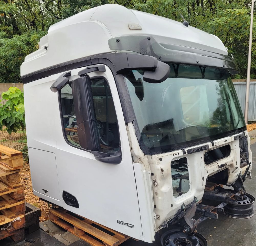 KABINA ACTROS MP4 SZEROKA - Virsbūve un ārpuse: foto 3 KABINA ACTROS MP4 SZEROKA - Virsbūve un ārpuse: foto 3
