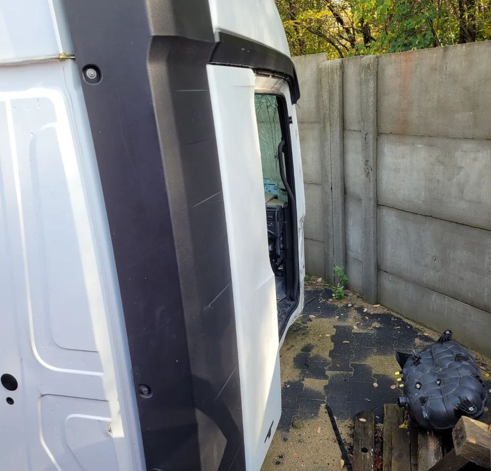KABINA MERCEDES ACTROS MP4 STERM BDF - Virsbūve un ārpuse: foto 3 KABINA MERCEDES ACTROS MP4 STERM BDF - Virsbūve un ārpuse: foto 3