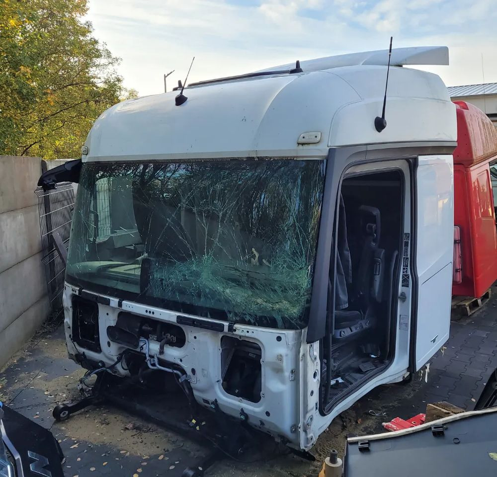 KABINA MERCEDES ACTROS MP4 STERM BDF - Virsbūve un ārpuse: foto 1 KABINA MERCEDES ACTROS MP4 STERM BDF - Virsbūve un ārpuse: foto 1