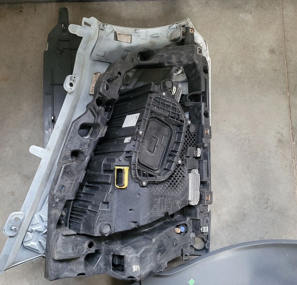LAMPA GARNEK ZDERZAK VOLVO FH5 PRAWA ORYGINAŁ CHWALIM116 - Gaismas/ Apgaismojums - Kravas automašīna: foto 4 LAMPA GARNEK ZDERZAK VOLVO FH5 PRAWA ORYGINAŁ CHWALIM116 - Gaismas/ Apgaismojums - Kravas automašīna: foto 4