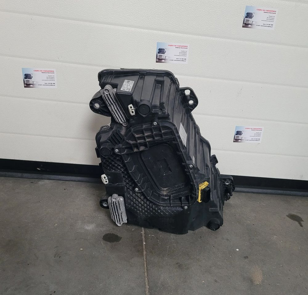 LAMPA LED LH VOLVO FH5 ORYGINAŁ 24056511 CHWALIM116 - Gaismas/ Apgaismojums - Kravas automašīna: foto 3 LAMPA LED LH VOLVO FH5 ORYGINAŁ 24056511 CHWALIM116 - Gaismas/ Apgaismojums - Kravas automašīna: foto 3