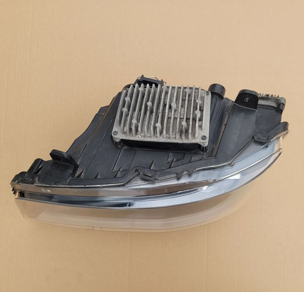 LAMPA LED MAN TG3 TGX NM ORYGINAŁ 81.25101-6821 LEWA CHWALIM116 - Gaismas/ Apgaismojums - Kravas automašīna: foto 3 LAMPA LED MAN TG3 TGX NM ORYGINAŁ 81.25101-6821 LEWA CHWALIM116 - Gaismas/ Apgaismojums - Kravas automašīna: foto 3