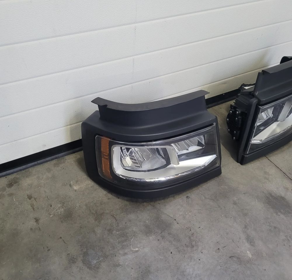 LAMPA LED SCANIA R NGT 2655849 2655848 RH/LH CHWALIM116 - Gaismas/ Apgaismojums - Kravas automašīna: foto 3 LAMPA LED SCANIA R NGT 2655849 2655848 RH/LH CHWALIM116 - Gaismas/ Apgaismojums - Kravas automašīna: foto 3