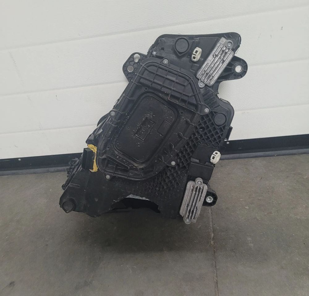 LAMPA LED VOLVO FH5 PRAWA OM 24056510 ORYGINAL CHWALIM116 - Gaismas/ Apgaismojums - Kravas automašīna: foto 4 LAMPA LED VOLVO FH5 PRAWA OM 24056510 ORYGINAL CHWALIM116 - Gaismas/ Apgaismojums - Kravas automašīna: foto 4
