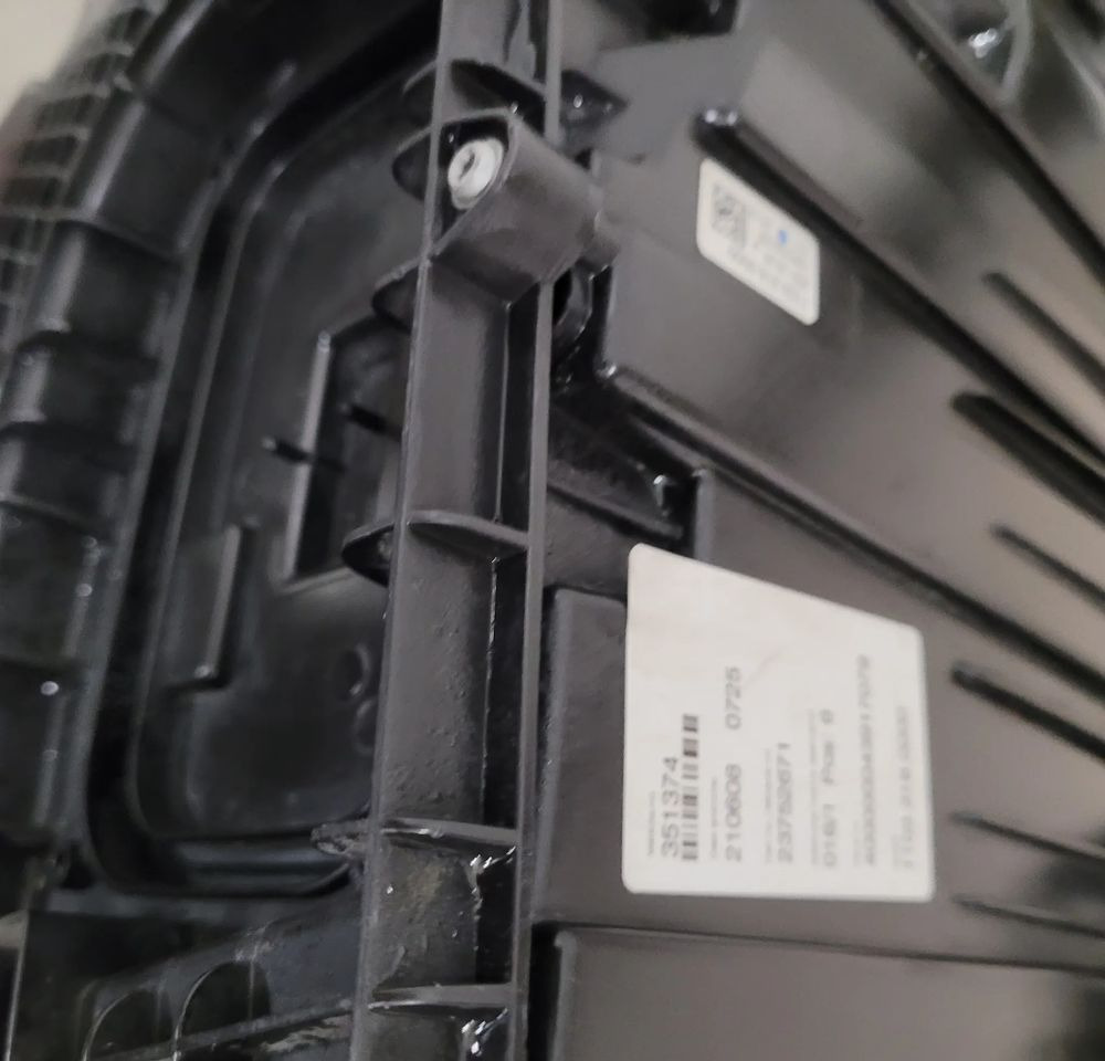 LAMPA LED VOLVO FH5 RH 23752671 ORYGINAŁ - Gaismas/ Apgaismojums - Kravas automašīna: foto 5 LAMPA LED VOLVO FH5 RH 23752671 ORYGINAŁ - Gaismas/ Apgaismojums - Kravas automašīna: foto 5