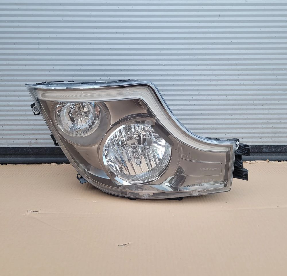 LAMPA PRAWA MERCEDES ACTROS MP5 ORYGINAŁ A9618204139 CHWALIM116 - Gaismas/ Apgaismojums - Kravas automašīna: foto 1 LAMPA PRAWA MERCEDES ACTROS MP5 ORYGINAŁ A9618204139 CHWALIM116 - Gaismas/ Apgaismojums - Kravas automašīna: foto 1