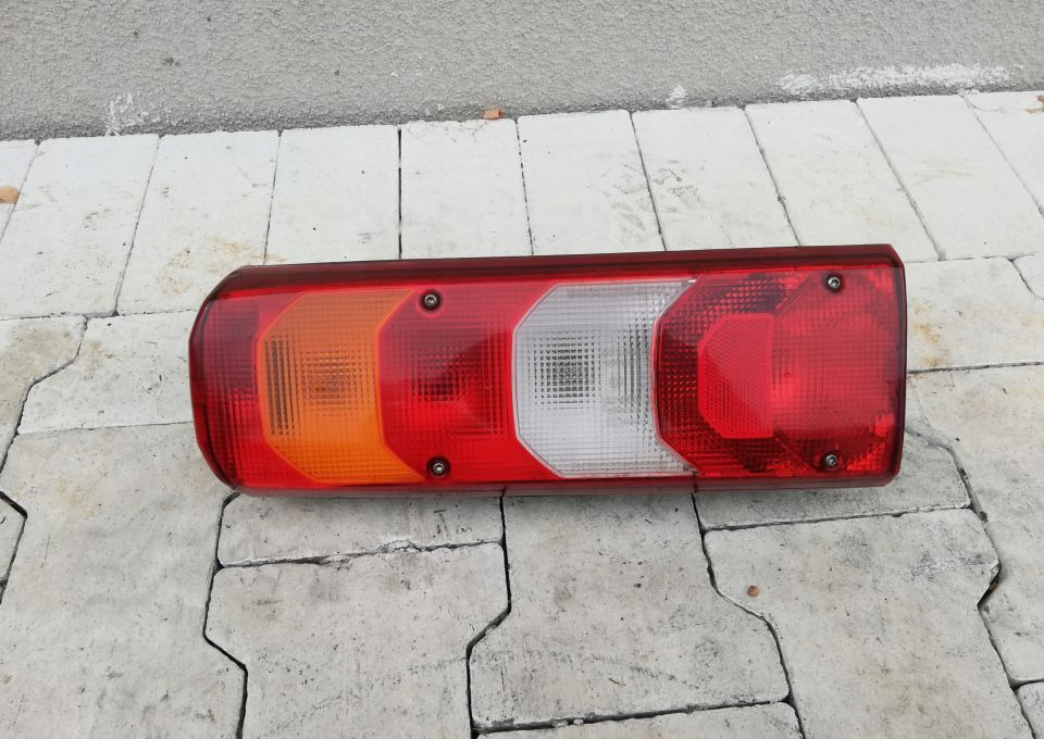 LAMPA TYLNA MERCEDES ACTROS MP4 - Tālās gaismas - Kravas automašīna: foto 1 LAMPA TYLNA MERCEDES ACTROS MP4 - Tālās gaismas - Kravas automašīna: foto 1