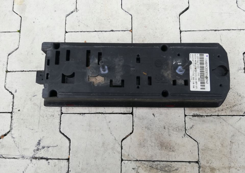 LAMPA TYLNA MERCEDES ACTROS MP4 - Tālās gaismas - Kravas automašīna: foto 2 LAMPA TYLNA MERCEDES ACTROS MP4 - Tālās gaismas - Kravas automašīna: foto 2