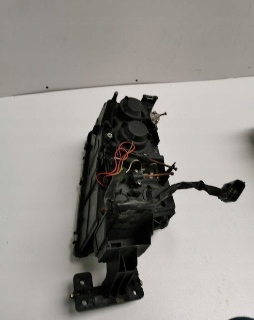 LAMPA VOLVO FH12 fh13 ORYGINAŁ PRAWA - Tuvās gaismas - Kravas automašīna: foto 4 LAMPA VOLVO FH12 fh13 ORYGINAŁ PRAWA - Tuvās gaismas - Kravas automašīna: foto 4