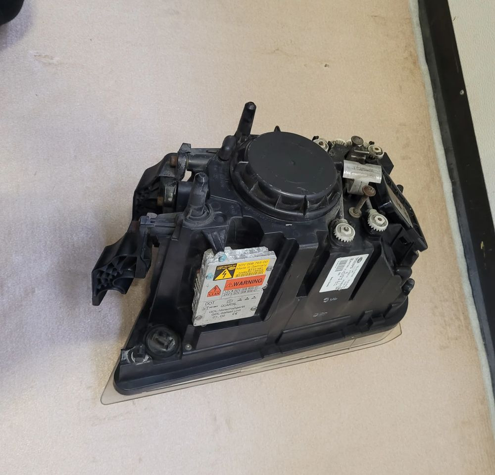 LAMPA XENON LH VOLVO FH 13 ORYGINAŁ - Gaismas/ Apgaismojums - Kravas automašīna: foto 4 LAMPA XENON LH VOLVO FH 13 ORYGINAŁ - Gaismas/ Apgaismojums - Kravas automašīna: foto 4