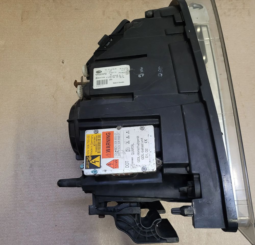 LAMPA XENON LH VOLVO FH 13 ORYGINAŁ - Gaismas/ Apgaismojums - Kravas automašīna: foto 3 LAMPA XENON LH VOLVO FH 13 ORYGINAŁ - Gaismas/ Apgaismojums - Kravas automašīna: foto 3