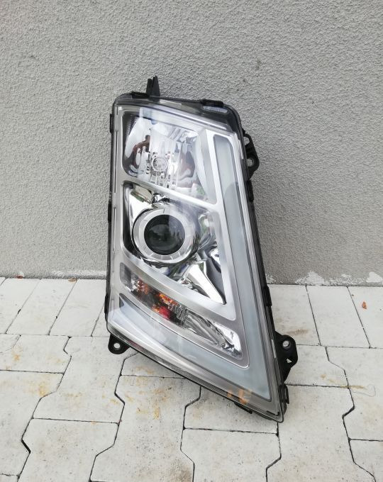 LAMPA XENON VOLVO FH4 FH 4 FM RH ORYGINAŁ - Tuvās gaismas: foto 1 LAMPA XENON VOLVO FH4 FH 4 FM RH ORYGINAŁ - Tuvās gaismas: foto 1