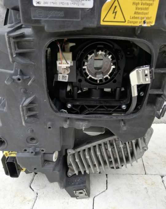 LAMPA XENON VOLVO FH4 FH 4 FM RH ORYGINAŁ - Tuvās gaismas - Kravas automašīna: foto 4 LAMPA XENON VOLVO FH4 FH 4 FM RH ORYGINAŁ - Tuvās gaismas - Kravas automašīna: foto 4