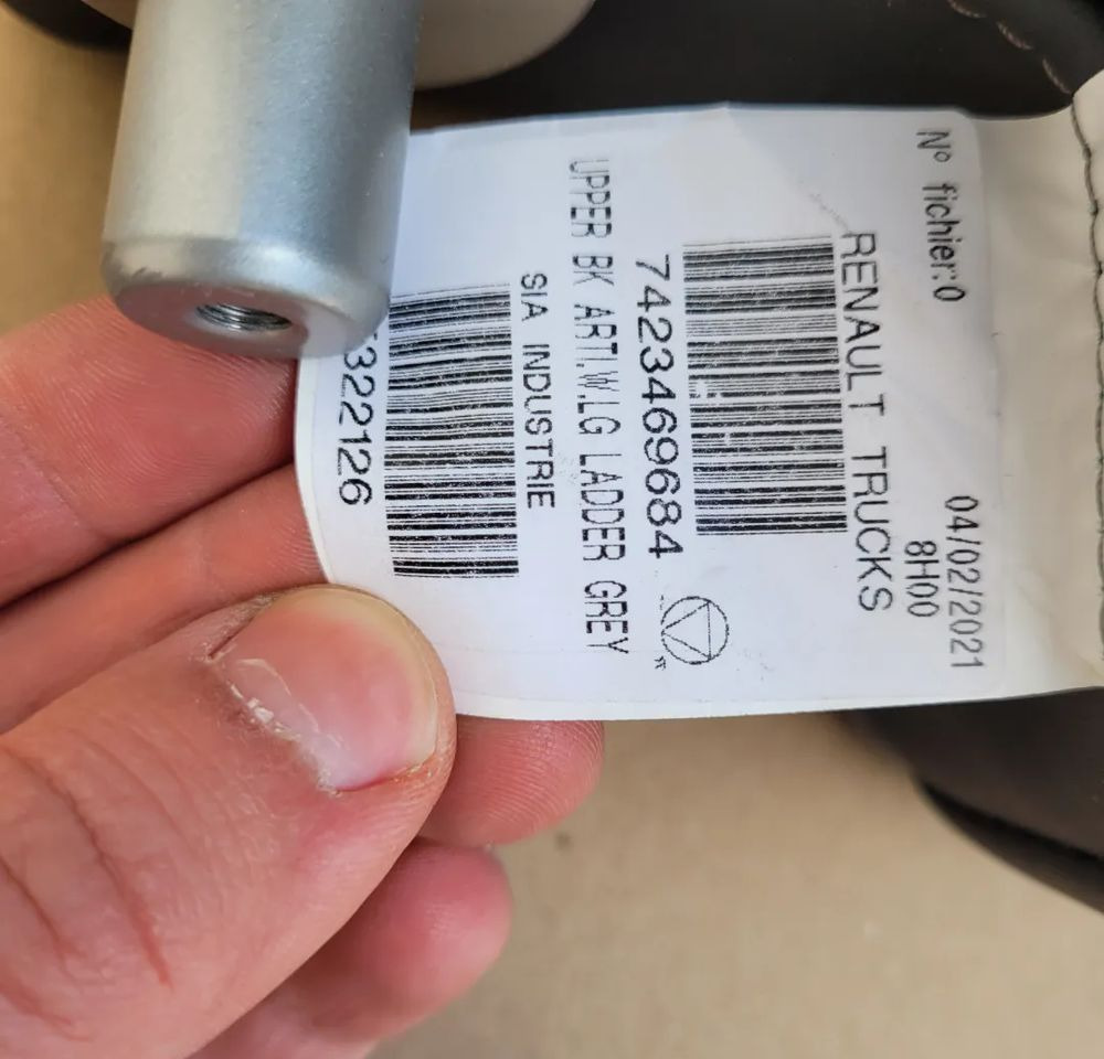 ŁÓZKO RENAULT RANGE T NOWY ORYGINAŁ GORNE - Kabīne un interjers - Kravas automašīna: foto 5 ŁÓZKO RENAULT RANGE T NOWY ORYGINAŁ GORNE - Kabīne un interjers - Kravas automašīna: foto 5