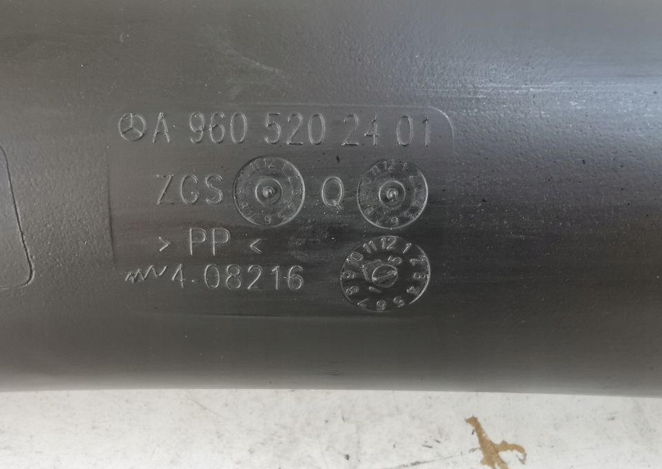 Łącznik filtra MERCEDES ACTROS MP4 A960 520 24 01 - Gaisa filtrs: foto 2 Łącznik filtra MERCEDES ACTROS MP4 A960 520 24 01 - Gaisa filtrs: foto 2