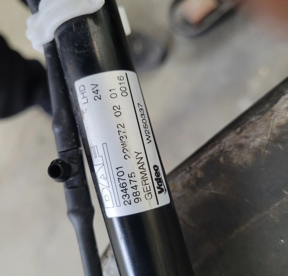 MECHANIZM WYCIERACZEK DAF XG XF NM. 2346701 SPRAWNY ORYGINAŁ CHWALIM116 - Stikla tīrītājs - Kravas automašīna: foto 4 MECHANIZM WYCIERACZEK DAF XG XF NM. 2346701 SPRAWNY ORYGINAŁ CHWALIM116 - Stikla tīrītājs - Kravas automašīna: foto 4