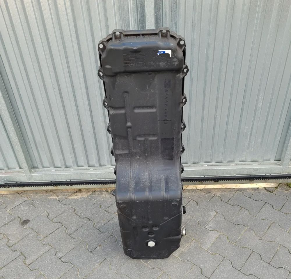 MISKA OLEJOWA RENAULT GAMA VOLVO FH 13 LITRÓW - Eļļas panna - Kravas automašīna: foto 1 MISKA OLEJOWA RENAULT GAMA VOLVO FH 13 LITRÓW - Eļļas panna - Kravas automašīna: foto 1