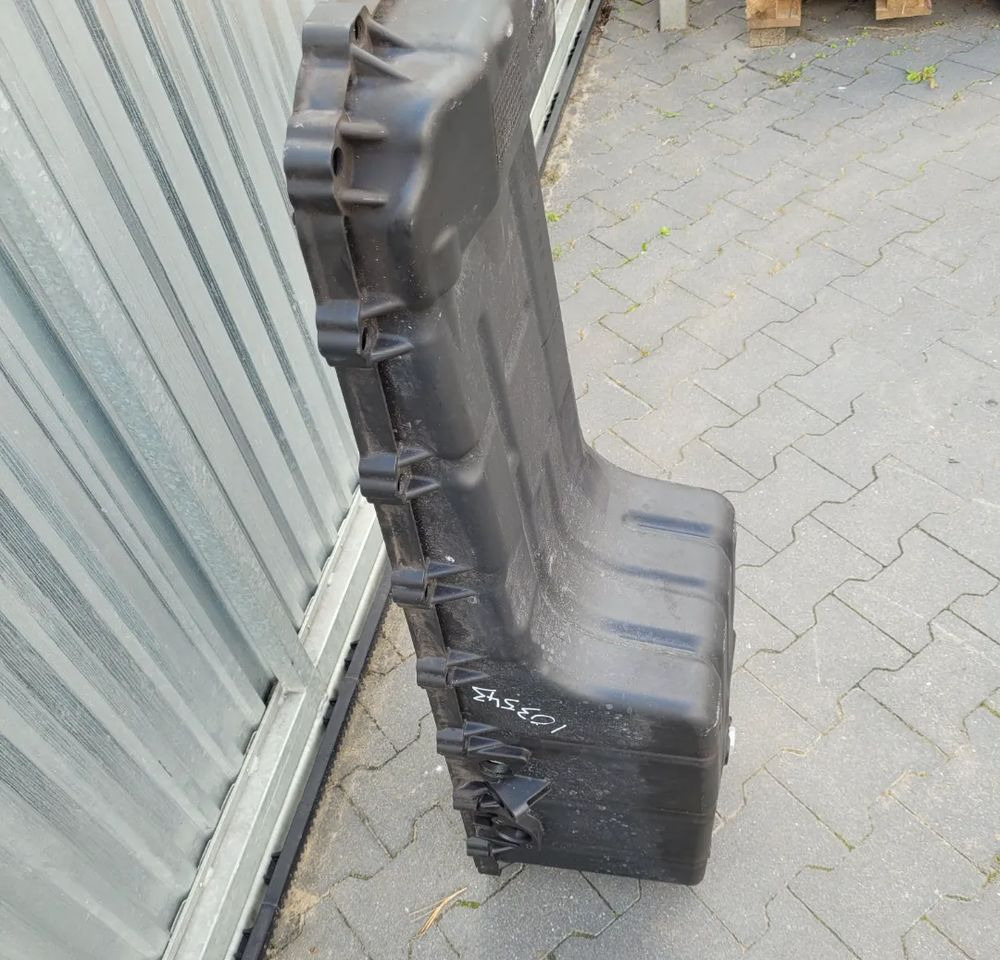 MISKA OLEJOWA RENAULT GAMA VOLVO FH 13 LITRÓW - Eļļas panna - Kravas automašīna: foto 2 MISKA OLEJOWA RENAULT GAMA VOLVO FH 13 LITRÓW - Eļļas panna - Kravas automašīna: foto 2