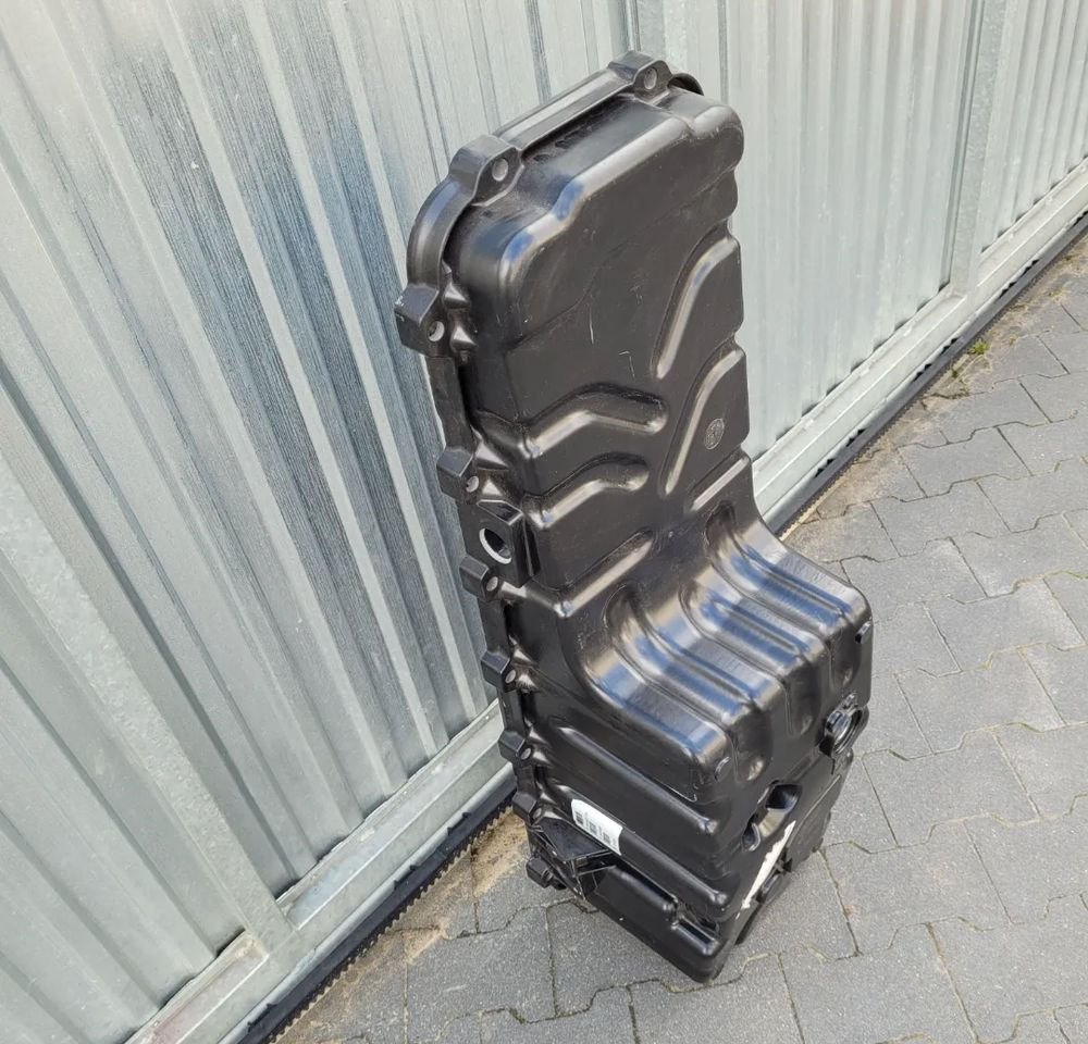 MISKA OLEJOWA RENAULT RANGE T 22242776 - Eļļas panna - Kravas automašīna: foto 3 MISKA OLEJOWA RENAULT RANGE T 22242776 - Eļļas panna - Kravas automašīna: foto 3