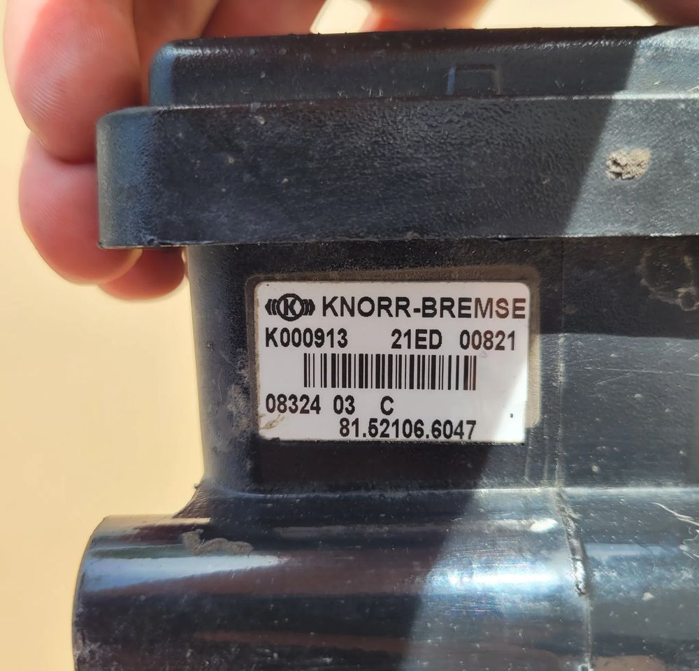 MODULATOR EBS MAN 81.52106.6047 - Bremžu daļas - Kravas automašīna: foto 2 MODULATOR EBS MAN 81.52106.6047 - Bremžu daļas - Kravas automašīna: foto 2