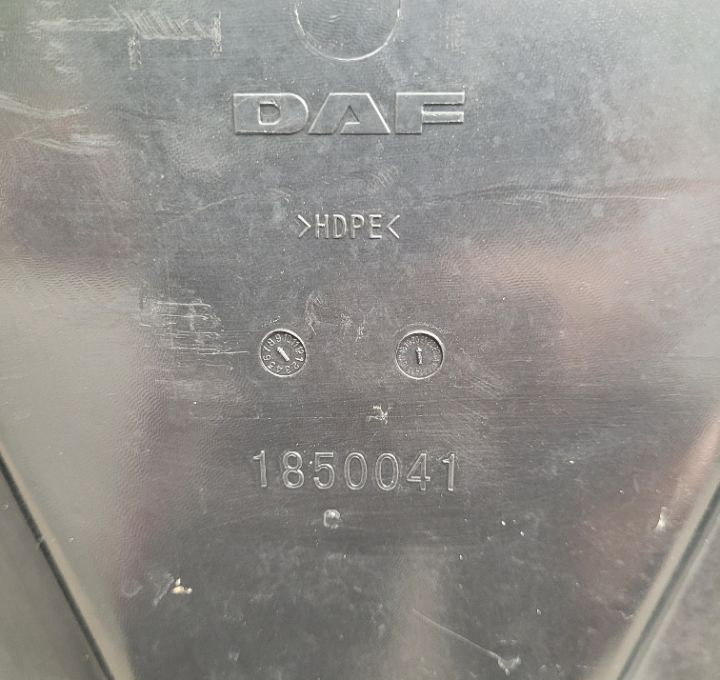 OBUDOWA POKRYWA AKUMULATOROW DAF XF 106 ORYGINAL 1850041 - Virsbūve un ārpuse - Kravas automašīna: foto 3 OBUDOWA POKRYWA AKUMULATOROW DAF XF 106 ORYGINAL 1850041 - Virsbūve un ārpuse - Kravas automašīna: foto 3