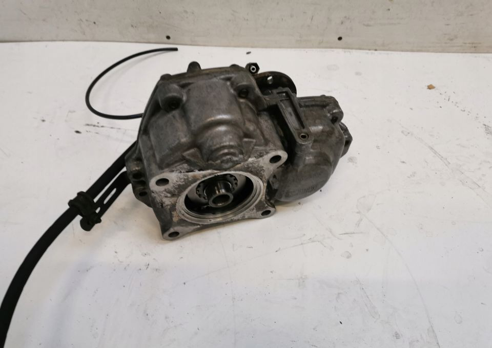 PRZYSTAWKA SKRZYNI BIEGÓW PTO VOLVO FH 21066327 - Pārnesumkārba un rezerves daļas - Kravas automašīna: foto 2 PRZYSTAWKA SKRZYNI BIEGÓW PTO VOLVO FH 21066327 - Pārnesumkārba un rezerves daļas - Kravas automašīna: foto 2