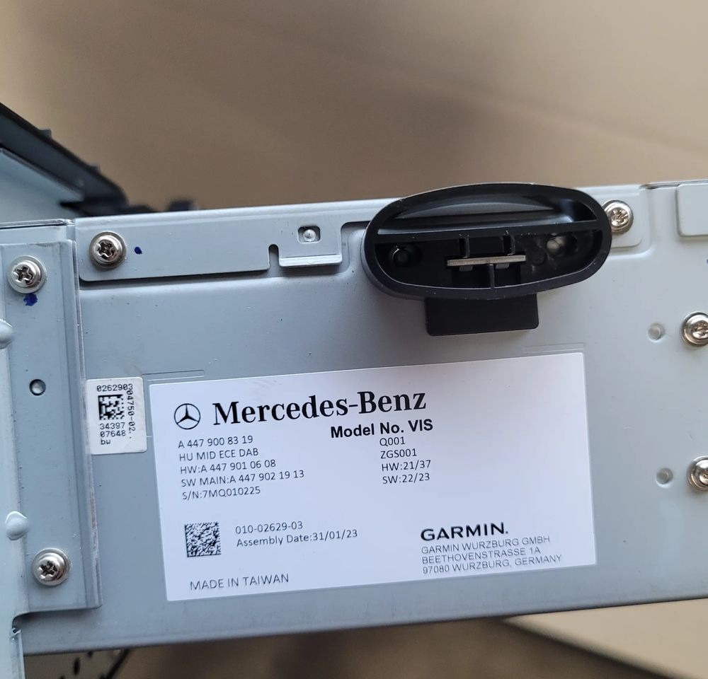 RADIO GARMIN MERCRDES VITO A4479008319 CHWALIM116 - Elektrosistēma - Komercauto: foto 3 RADIO GARMIN MERCRDES VITO A4479008319 CHWALIM116 - Elektrosistēma - Komercauto: foto 3