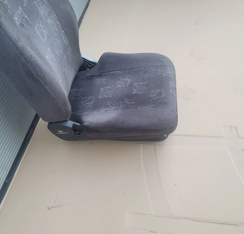 FOTEL KIEROWCY F2000 IVECO TRAKKER GRAMMER CHWALIM116 - Rezerves daļa - Kravas automašīna: foto 2 FOTEL KIEROWCY F2000 IVECO TRAKKER GRAMMER CHWALIM116 - Rezerves daļa - Kravas automašīna: foto 2