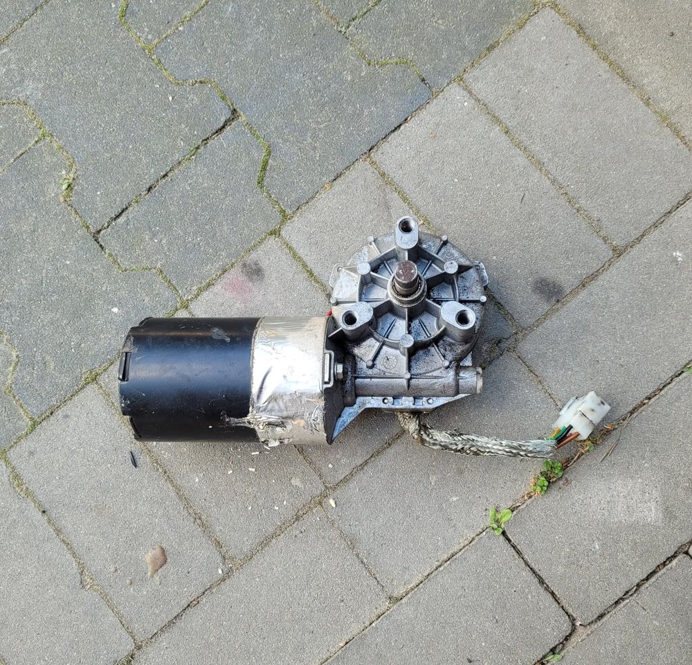 SILNICZEK WYCIERACZEK AUTOBUS DOGA CHWALIM116 - Stikla tīrītājs - Kravas automašīna: foto 2 SILNICZEK WYCIERACZEK AUTOBUS DOGA CHWALIM116 - Stikla tīrītājs - Kravas automašīna: foto 2