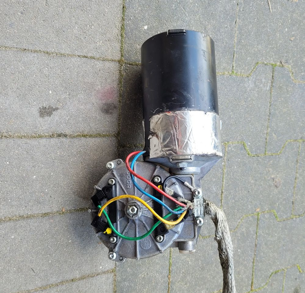 SILNICZEK WYCIERACZEK AUTOBUS DOGA CHWALIM116 - Stikla tīrītājs - Kravas automašīna: foto 1 SILNICZEK WYCIERACZEK AUTOBUS DOGA CHWALIM116 - Stikla tīrītājs - Kravas automašīna: foto 1