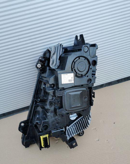 Volvo OE 22239217 reflektor lampa PRAWA ORYGINAL - Tuvās gaismas - Kravas automašīna: foto 4 Volvo OE 22239217 reflektor lampa PRAWA ORYGINAL - Tuvās gaismas - Kravas automašīna: foto 4