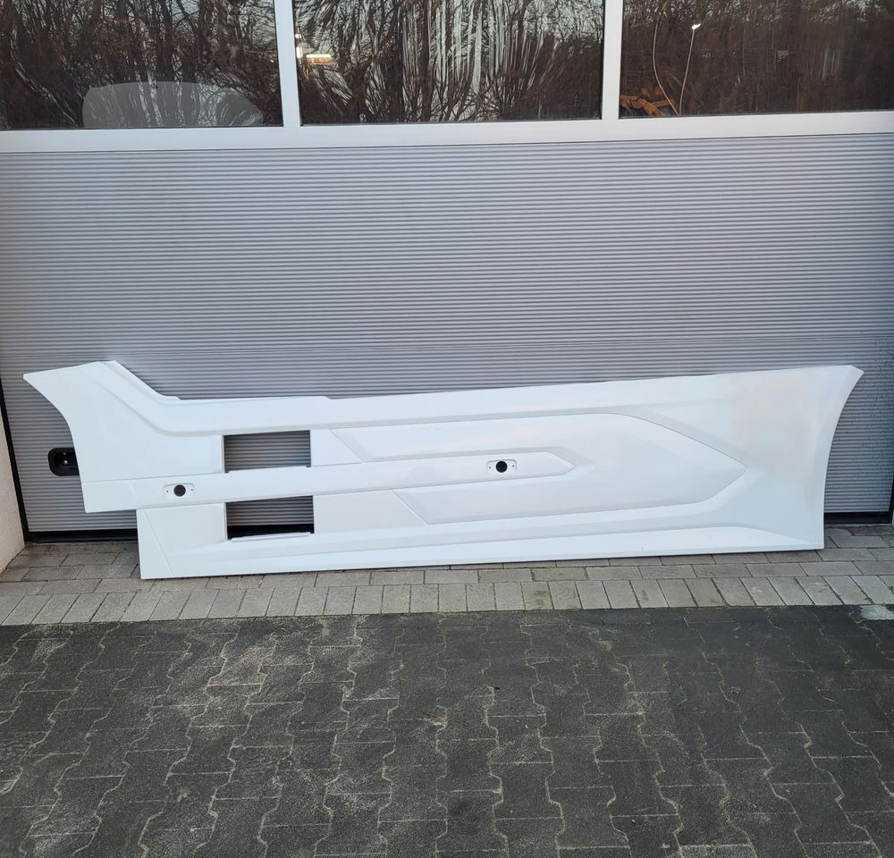 ZABUDOWA MIEDZYOSIOWA SPOJLER DAF XG XG+ 2292740 LH ORYGINAŁ CHWALIM116 - Aerodinamika/ Spoileris - Kravas automašīna: foto 1 ZABUDOWA MIEDZYOSIOWA SPOJLER DAF XG XG+ 2292740 LH ORYGINAŁ CHWALIM116 - Aerodinamika/ Spoileris - Kravas automašīna: foto 1
