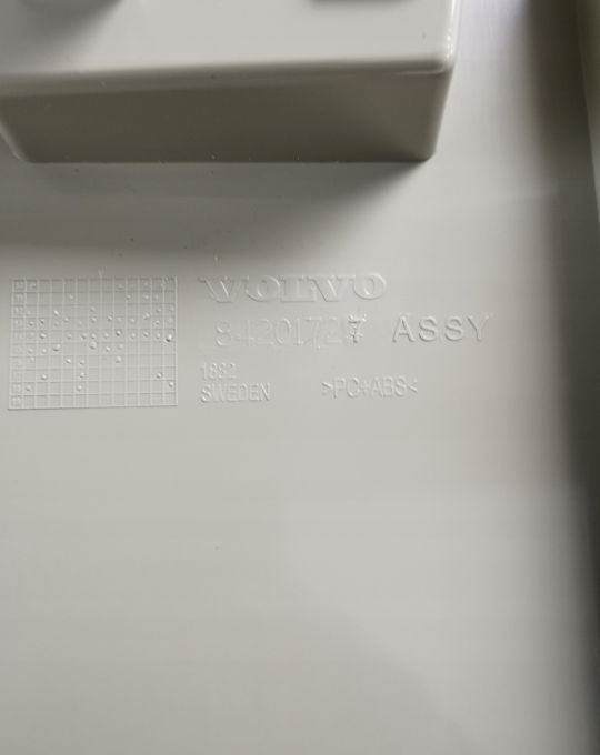 ZAŚLEPKA MASKOWNICA VOLVO FH4 84201727 ORYGINAŁ - Aerodinamika/ Spoileris - Kravas automašīna: foto 2 ZAŚLEPKA MASKOWNICA VOLVO FH4 84201727 ORYGINAŁ - Aerodinamika/ Spoileris - Kravas automašīna: foto 2