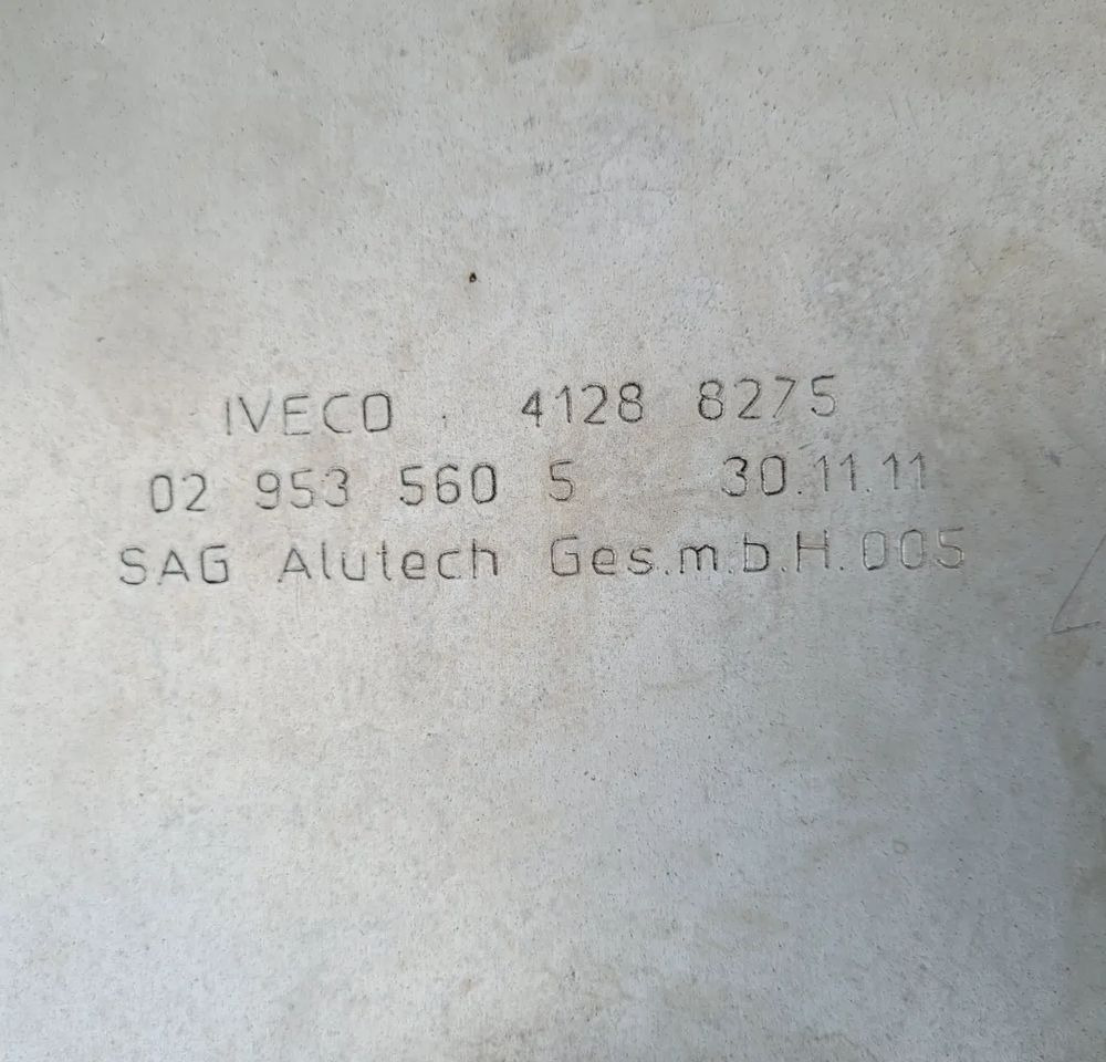 ZBIORNIK PALIWA IVECO STRALIS 560L 125X70X70 - Degvielas sistēma - Kravas automašīna: foto 4 ZBIORNIK PALIWA IVECO STRALIS 560L 125X70X70 - Degvielas sistēma - Kravas automašīna: foto 4