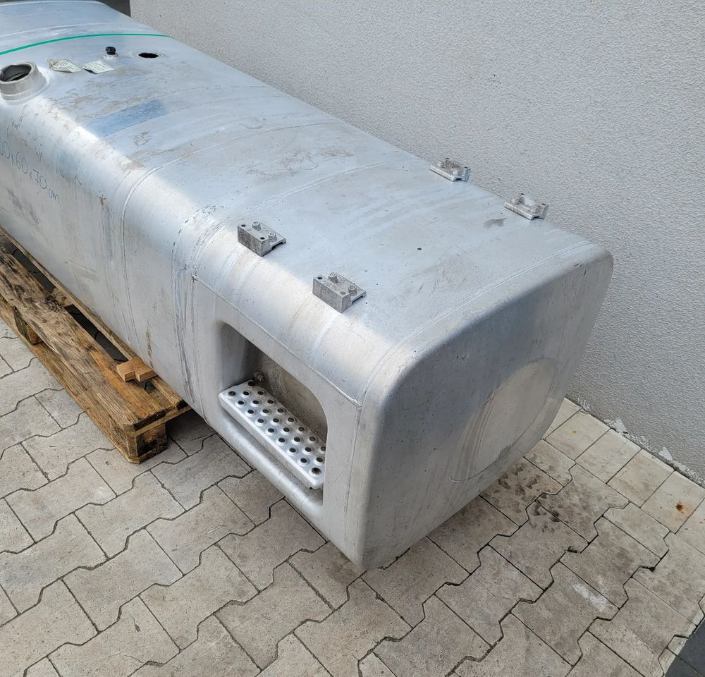 ZBIORNIK PALIWA MAN TGX TGS 200X60X70CM - Degvielas sistēma: foto 2 ZBIORNIK PALIWA MAN TGX TGS 200X60X70CM - Degvielas sistēma: foto 2