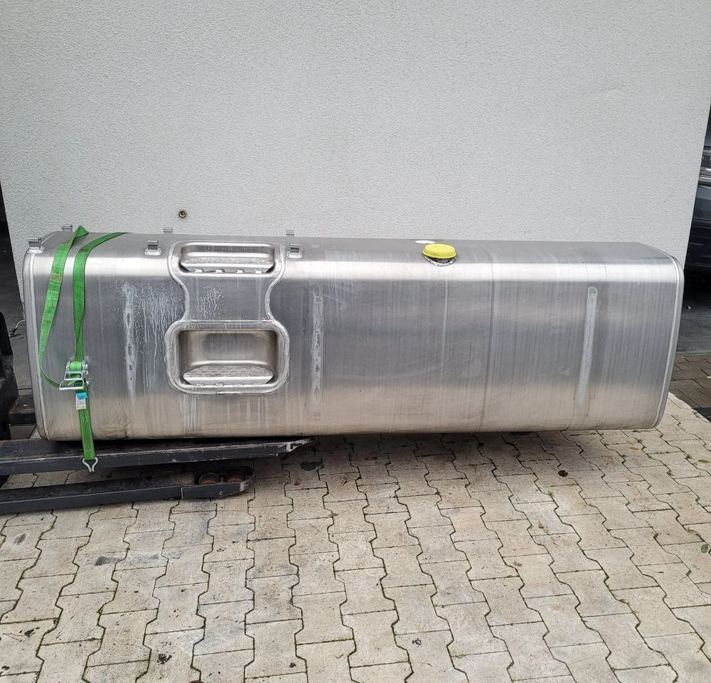 ZBIORNIK PALIWA VOLVO FH4 RENAULT OM 21442020 225X70X70CM 900L - Degvielas sistēma: foto 1 ZBIORNIK PALIWA VOLVO FH4 RENAULT OM 21442020 225X70X70CM 900L - Degvielas sistēma: foto 1