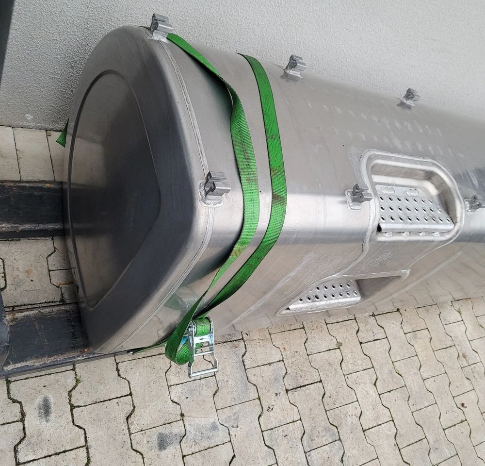 ZBIORNIK PALIWA VOLVO FH4 RENAULT OM 21442020 225X70X70CM 900L - Degvielas sistēma: foto 3 ZBIORNIK PALIWA VOLVO FH4 RENAULT OM 21442020 225X70X70CM 900L - Degvielas sistēma: foto 3