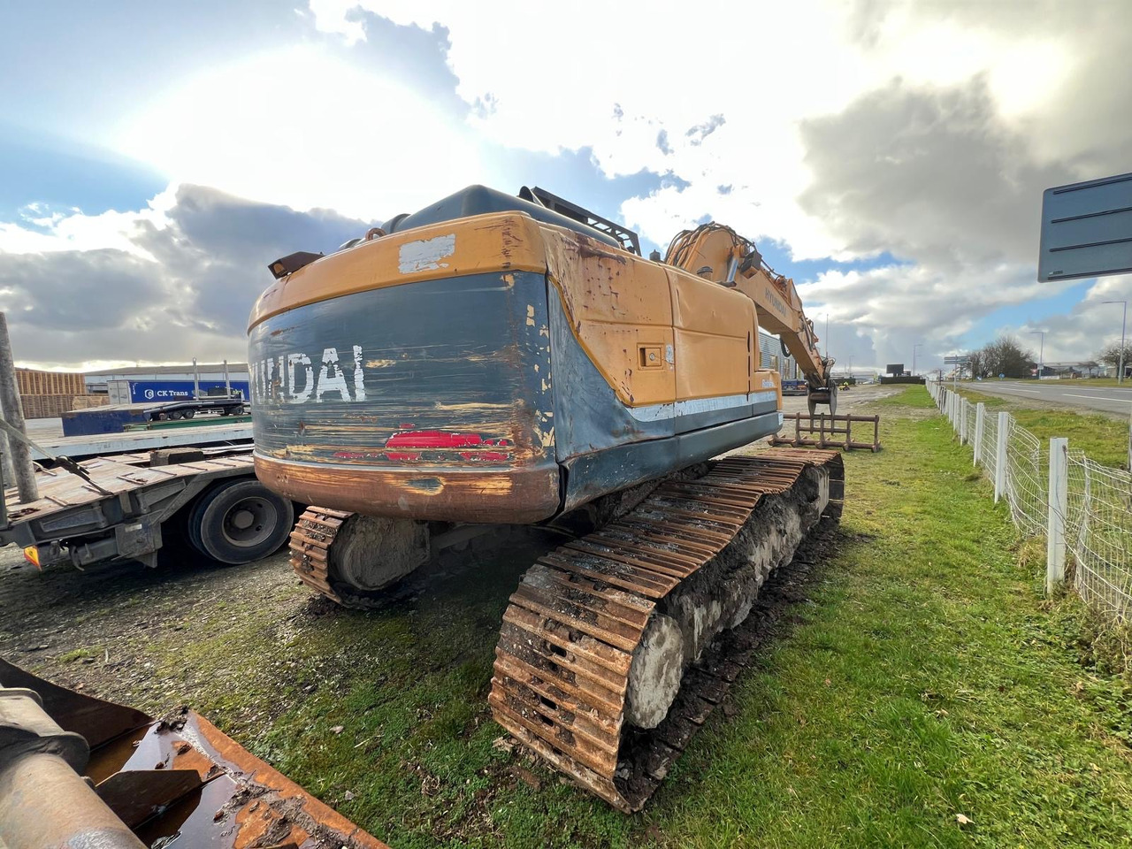 HYUNDAI ROBEX180L0-9 - Kāpurķēžu ekskavators: foto 4 HYUNDAI ROBEX180L0-9 - Kāpurķēžu ekskavators: foto 4