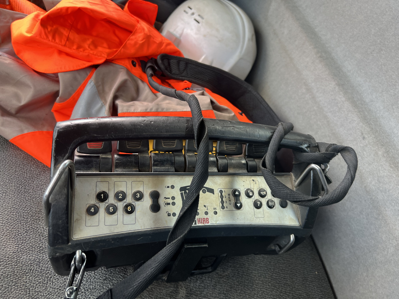 Renault kerax  - Kravas auto ar manipulatoru: foto 3 Renault kerax  - Kravas auto ar manipulatoru: foto 3