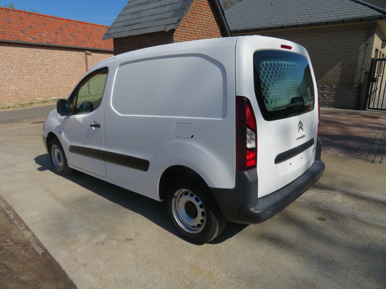 CITROËN Berlingo 1.6 BlueHDi CLUB - Kravas mikroautobuss: foto 5 CITROËN Berlingo 1.6 BlueHDi CLUB - Kravas mikroautobuss: foto 5