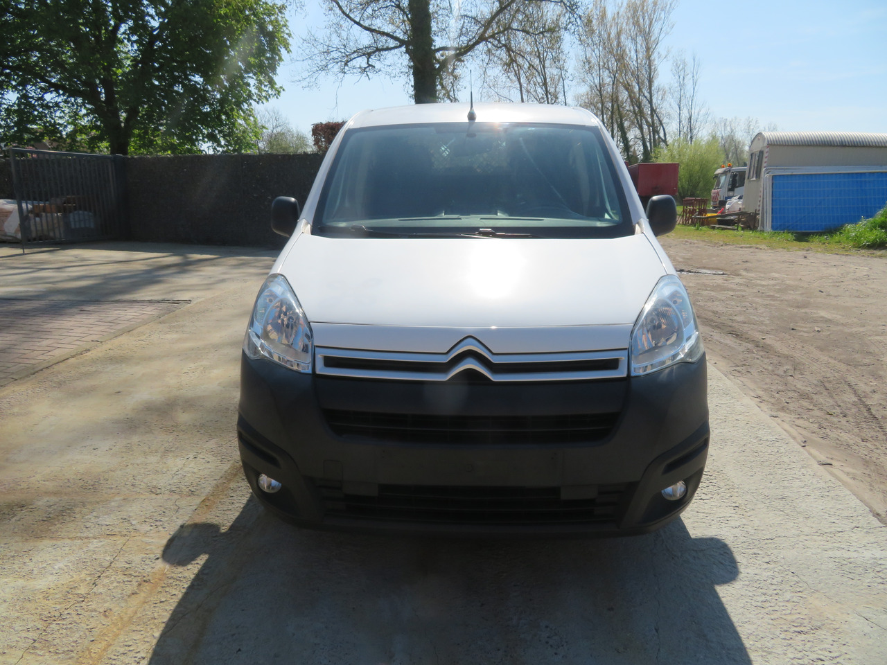 CITROËN Berlingo 1.6 BlueHDi CLUB - Kravas mikroautobuss: foto 2 CITROËN Berlingo 1.6 BlueHDi CLUB - Kravas mikroautobuss: foto 2