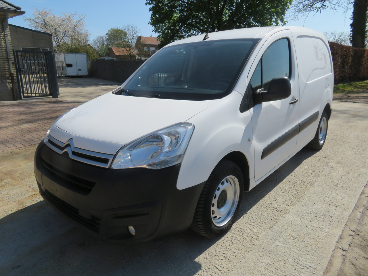 CITROËN Berlingo 1.6 BlueHDi CLUB - Kravas mikroautobuss: foto 3 CITROËN Berlingo 1.6 BlueHDi CLUB - Kravas mikroautobuss: foto 3