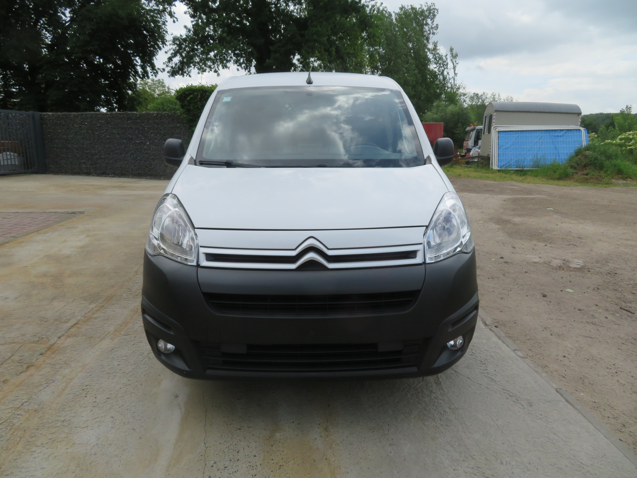 CITROËN Berlingo 1.6 BlueHDi CLUB - Kravas mikroautobuss: foto 2 CITROËN Berlingo 1.6 BlueHDi CLUB - Kravas mikroautobuss: foto 2