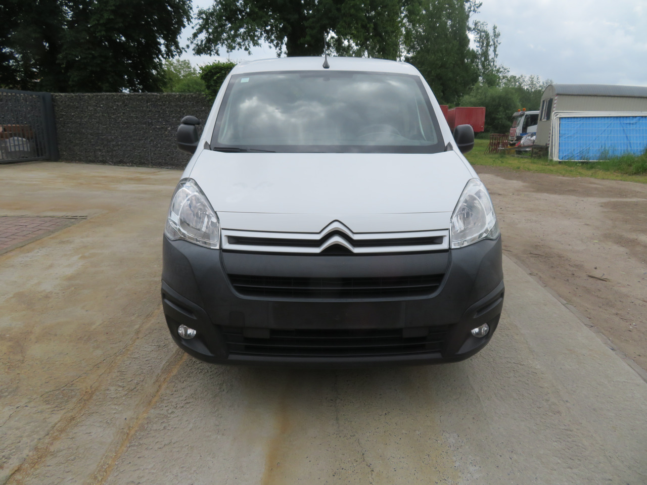 CITROËN Berlingo 1.6 BlueHDi CLUB - Kravas mikroautobuss: foto 2 CITROËN Berlingo 1.6 BlueHDi CLUB - Kravas mikroautobuss: foto 2