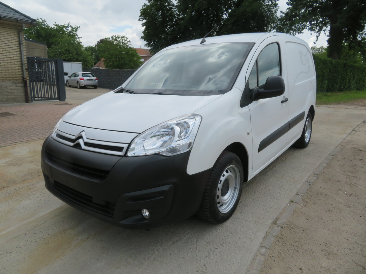 CITROËN Berlingo 1.6 BlueHDi CLUB - Kravas mikroautobuss: foto 3 CITROËN Berlingo 1.6 BlueHDi CLUB - Kravas mikroautobuss: foto 3